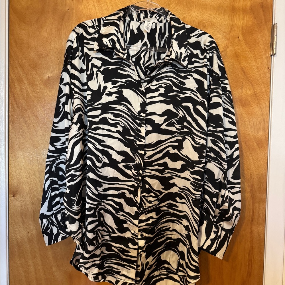 H&M Zebra Print Button-Down Shirt | Black & Ivory Animal Print | Size M